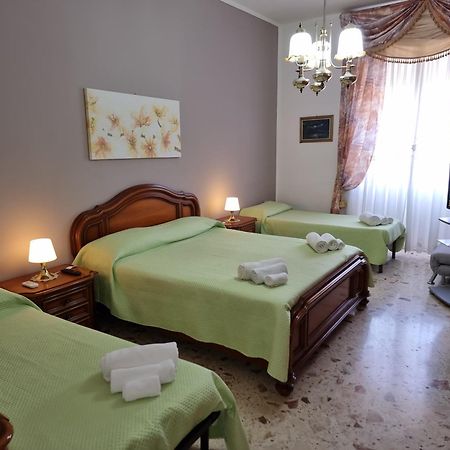 Residenza Margherita - Centralissima ซาแลร์โน ภายนอก รูปภาพ