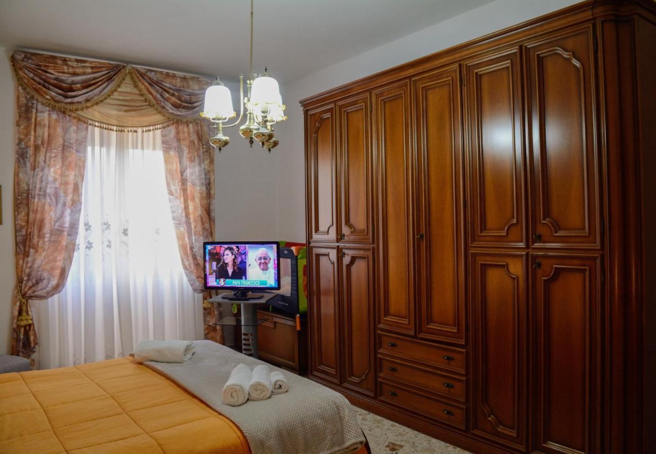 Residenza Margherita - Centralissima ซาแลร์โน ภายนอก รูปภาพ