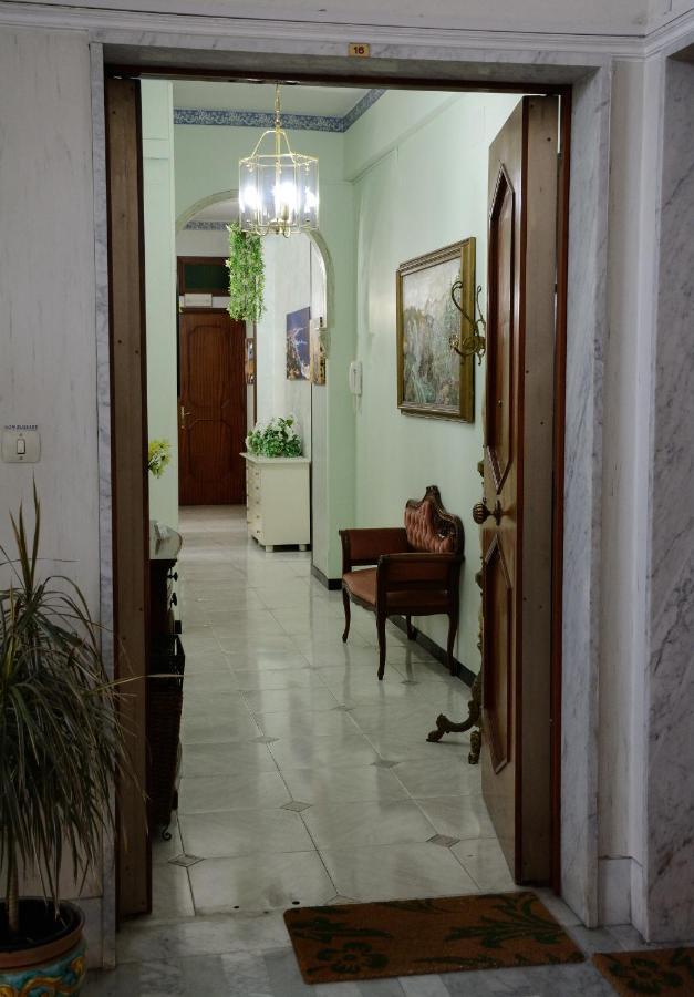 Residenza Margherita - Centralissima ซาแลร์โน ภายนอก รูปภาพ
