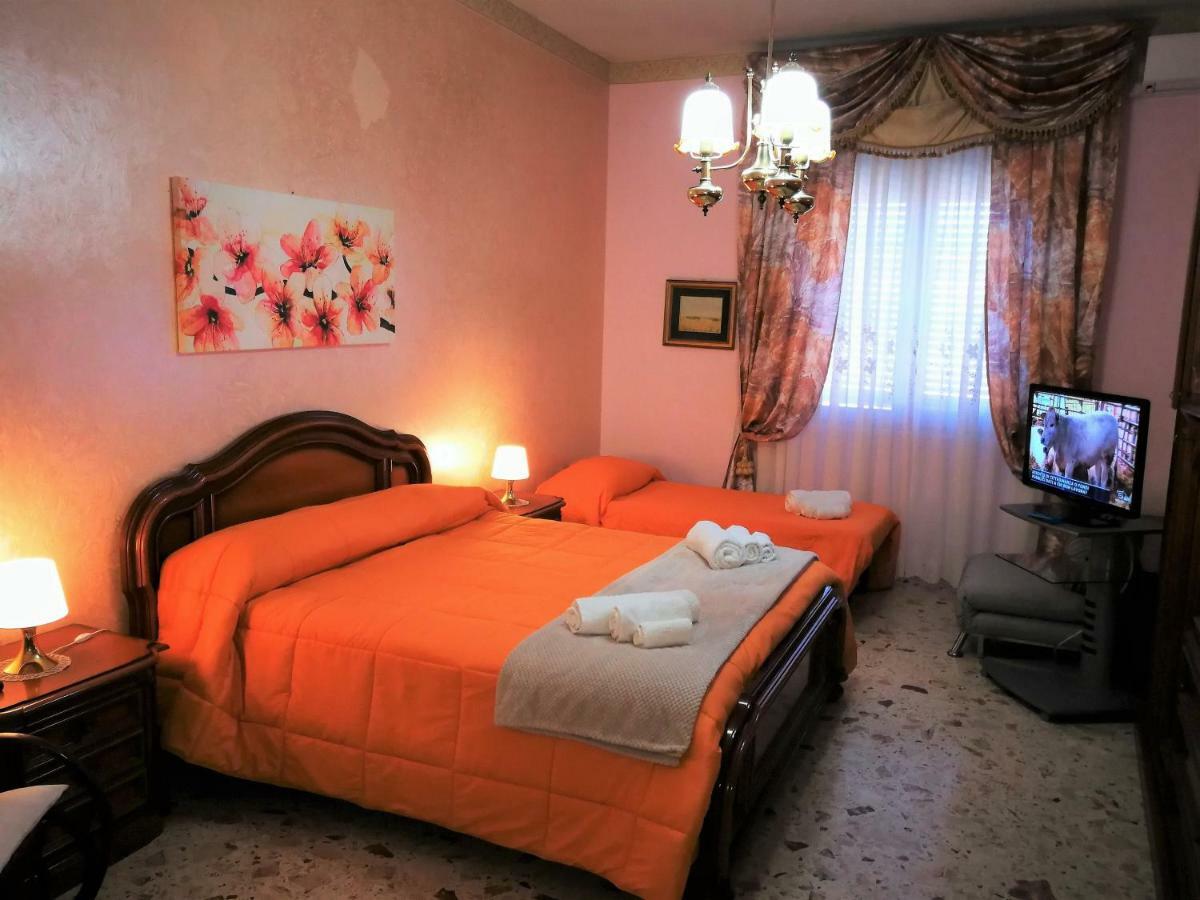Residenza Margherita - Centralissima ซาแลร์โน ภายนอก รูปภาพ